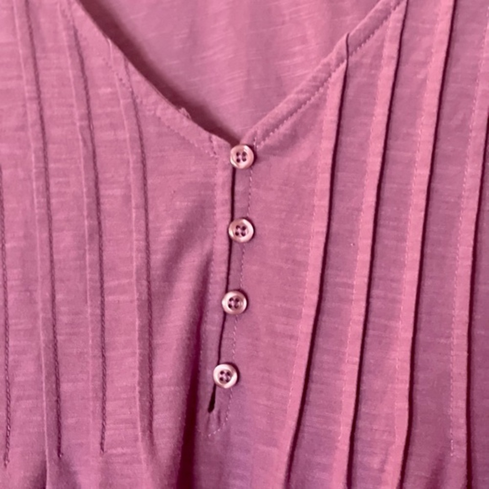 Roaman’s 2X purple lace detail button front top. 26/28 EUC Plus size - Picture 2 of 7